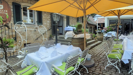 blick in den innenhof des Restaurant Kutschaus